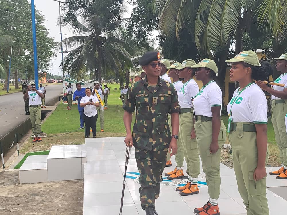 NYSC corps members and Brid. Gen O.O. Nafiu