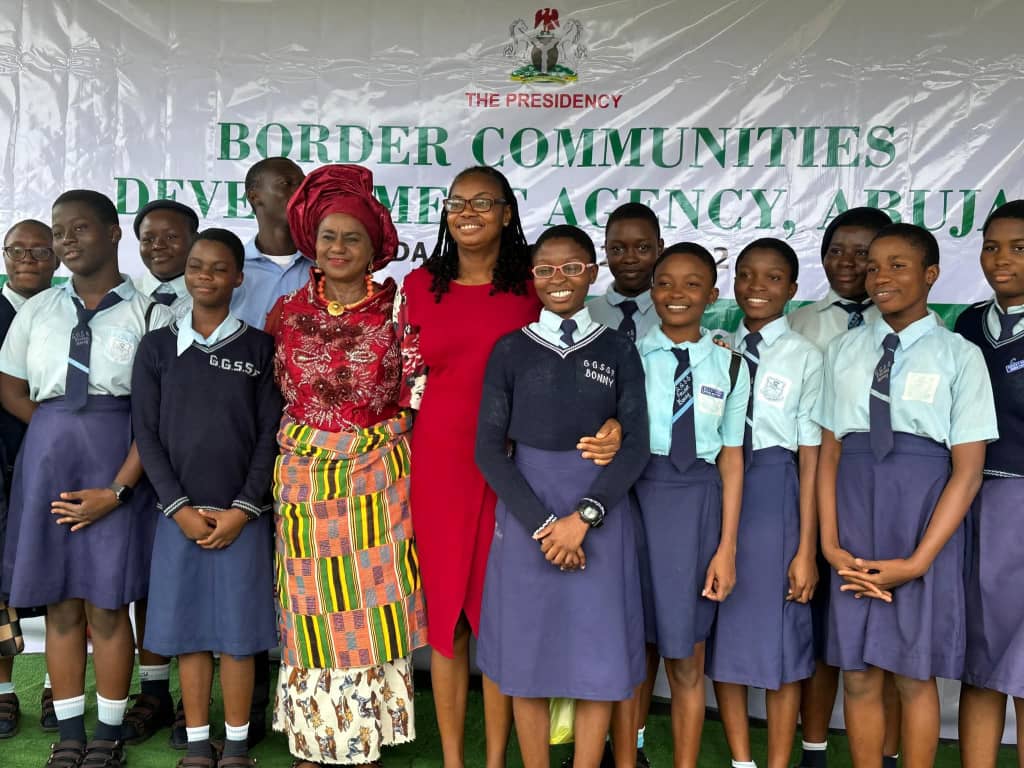 Ipalibo and School children